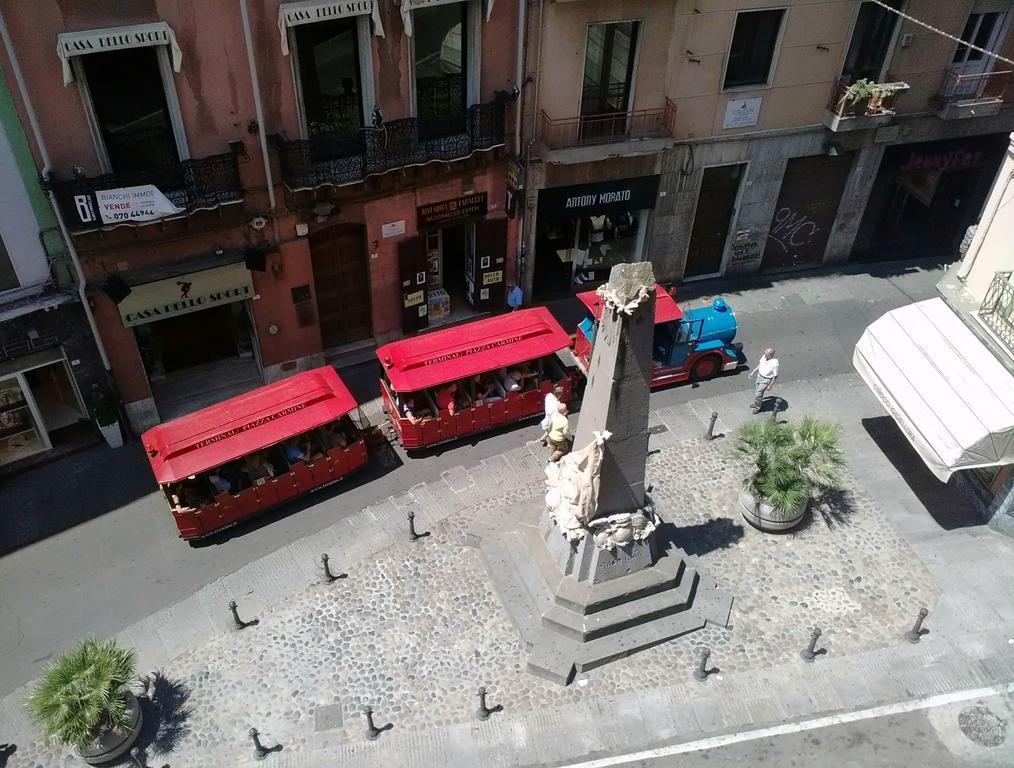 Piazza Martiri Rooms กาญารี ภายนอก รูปภาพ